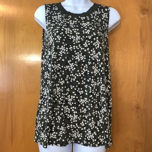 Banana Republic knit olive print sleeveless top